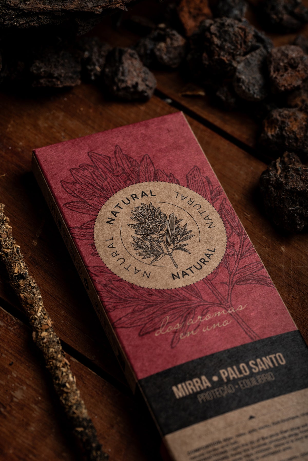 Natürliches Räucherwerk im Doppelaroma · Myrrhe & Palo Santo