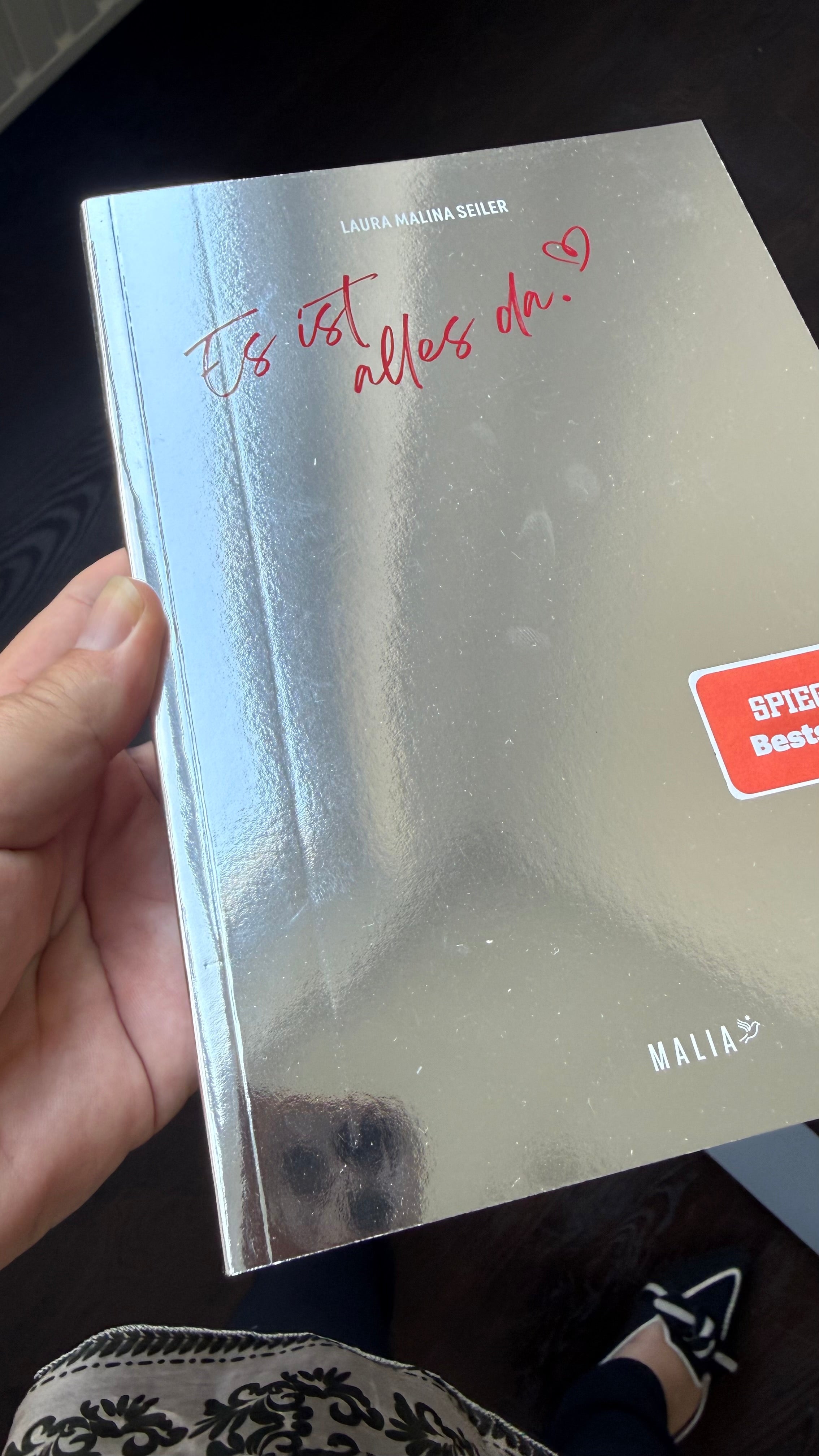 B-Ware 💛 Laura Malina Seiler · Es ist alles da
