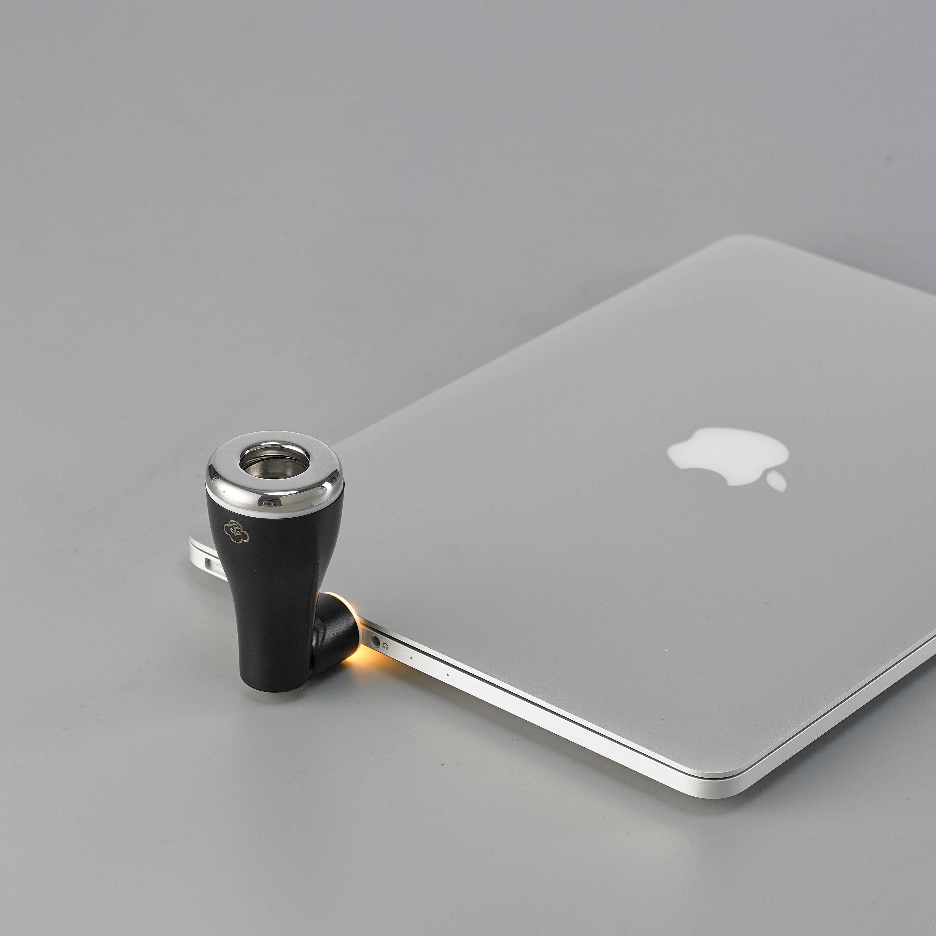 Knight Black · Mobiler Diffuser für Auto & Laptop