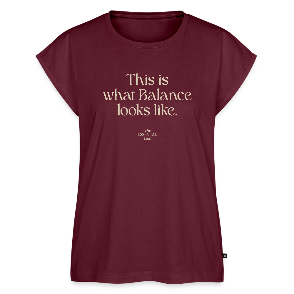 Frauen T-Shirt "This is what Balance looks like" mit gerollten Ärmeln - Burgunderrot