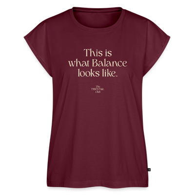 Frauen T-Shirt "This is what Balance looks like" mit gerollten Ärmeln - Burgunderrot