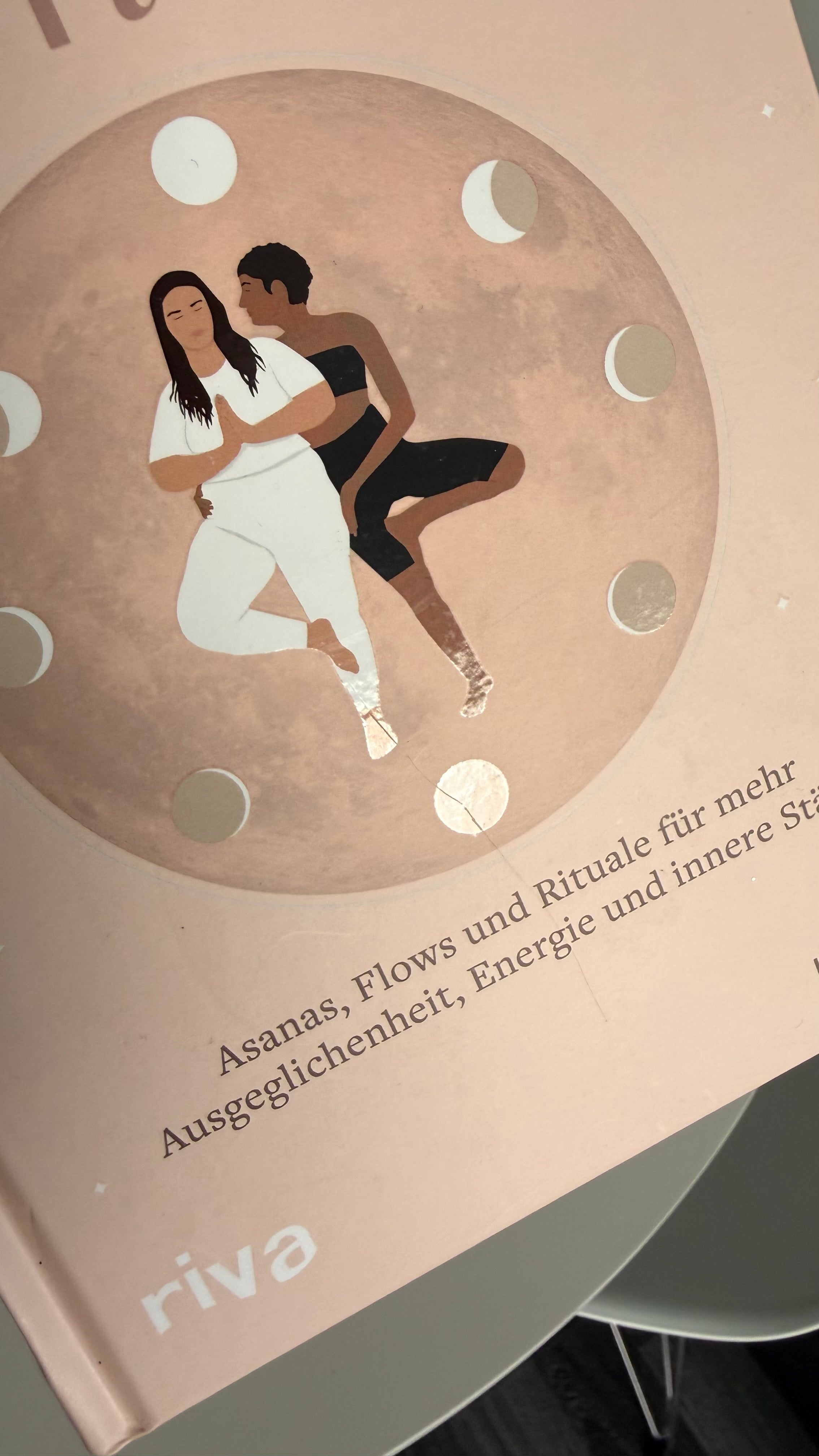 B-Ware 💛 Lisa Hood · Yoga mit der Kraft des Mondes