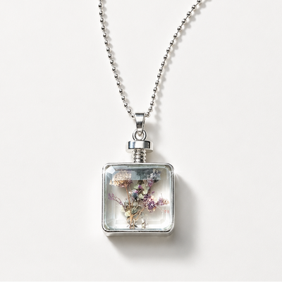 „Secret Garden“ · Blütenkette im Glas